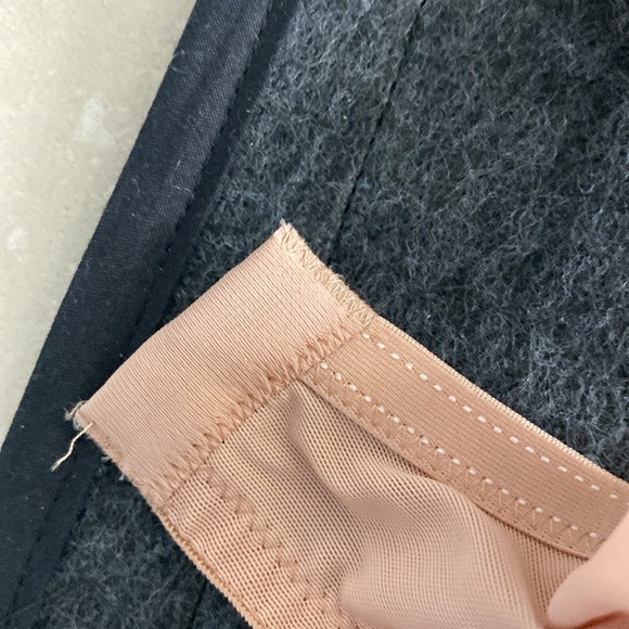 Wacoal Cream Lace Underwire Bra - Picture 4 of 4